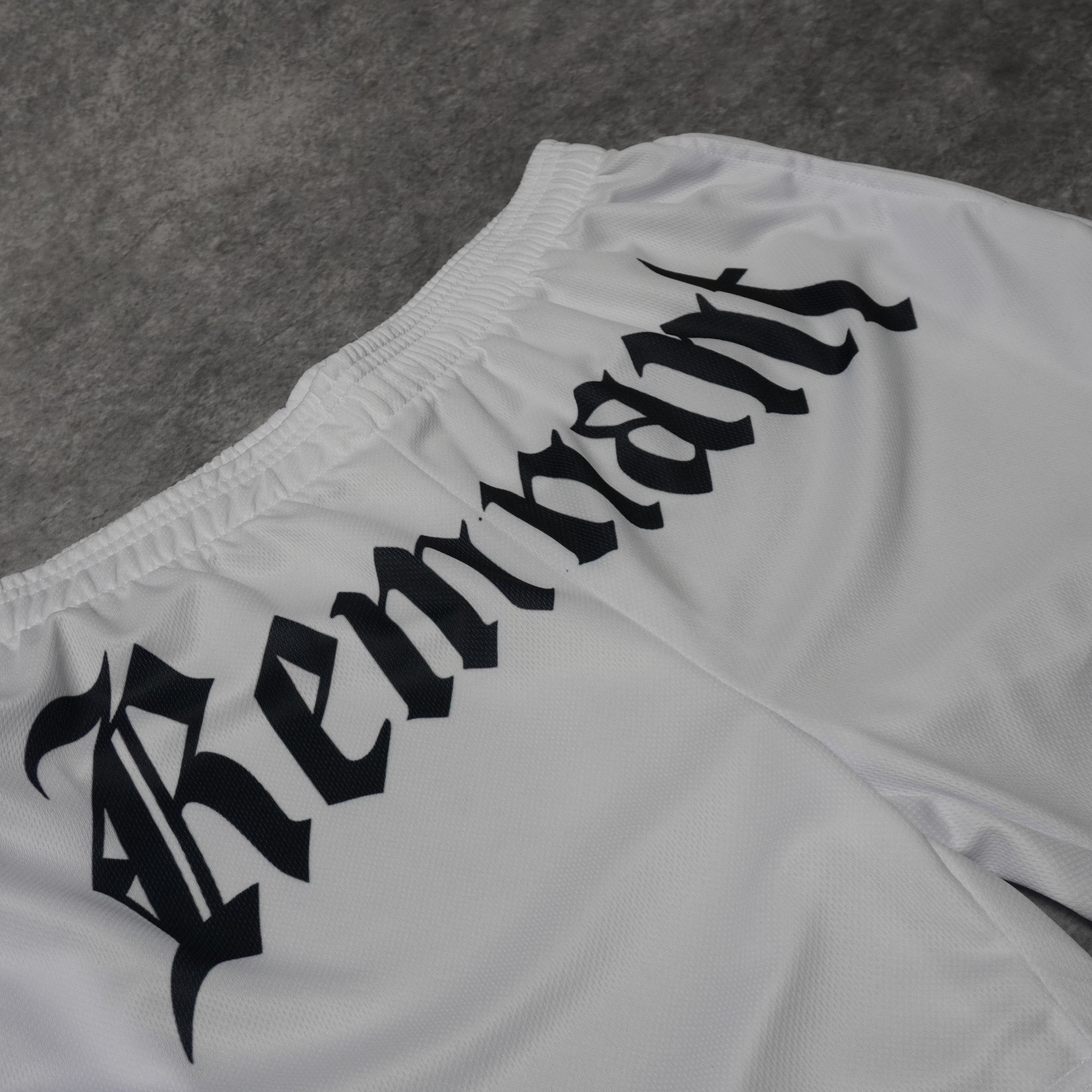 HOLY COVERINGS PERFORMANCE SHORTS IN WHITE
